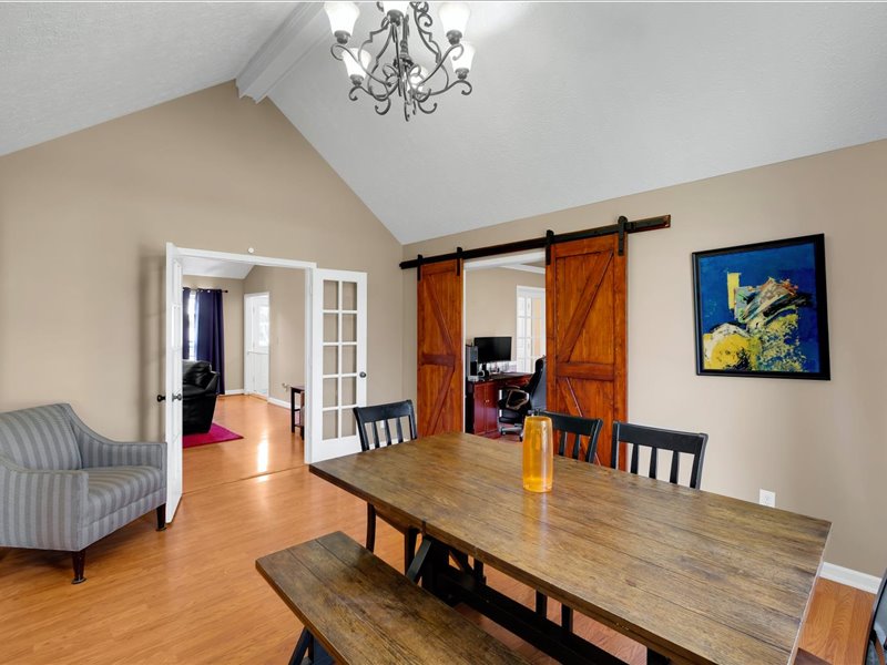 Picture 6: 4807 Sussex Dr, Shepherdsville, KY 40165