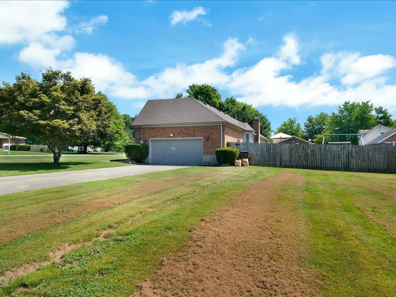 Picture 39: 4807 Sussex Dr, Shepherdsville, KY 40165